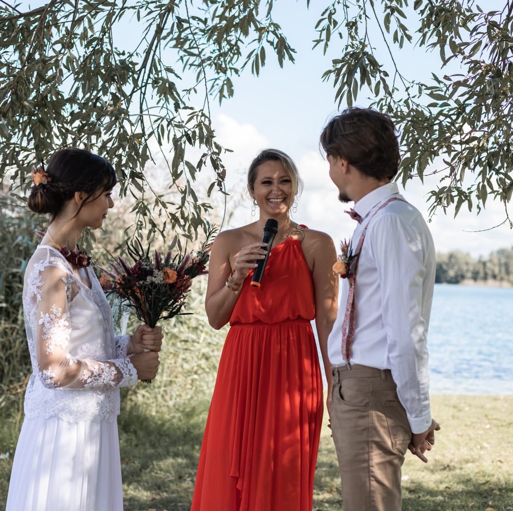 Officiante de cérémonie laïque pour mariage unique